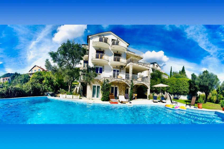 Appartement mit Pool