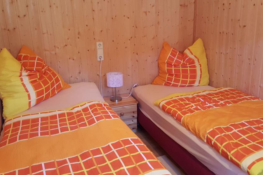 Holz-Bungalow mit Terrasse - foto 7