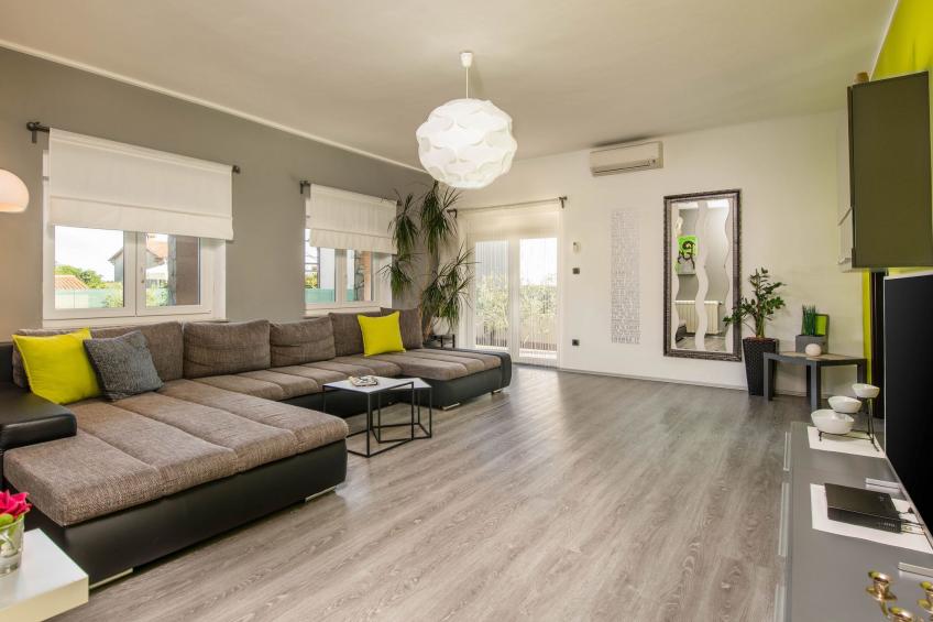 Schöne Villa in ruhiger Stadt mit Pool und BBQ - foto 46