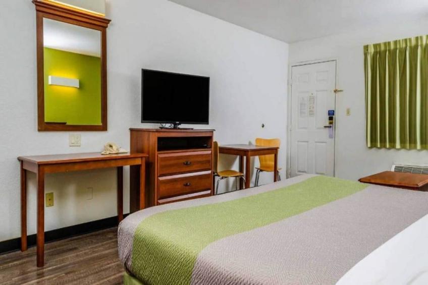 1 King Bed  Non-Smoking - foto 12