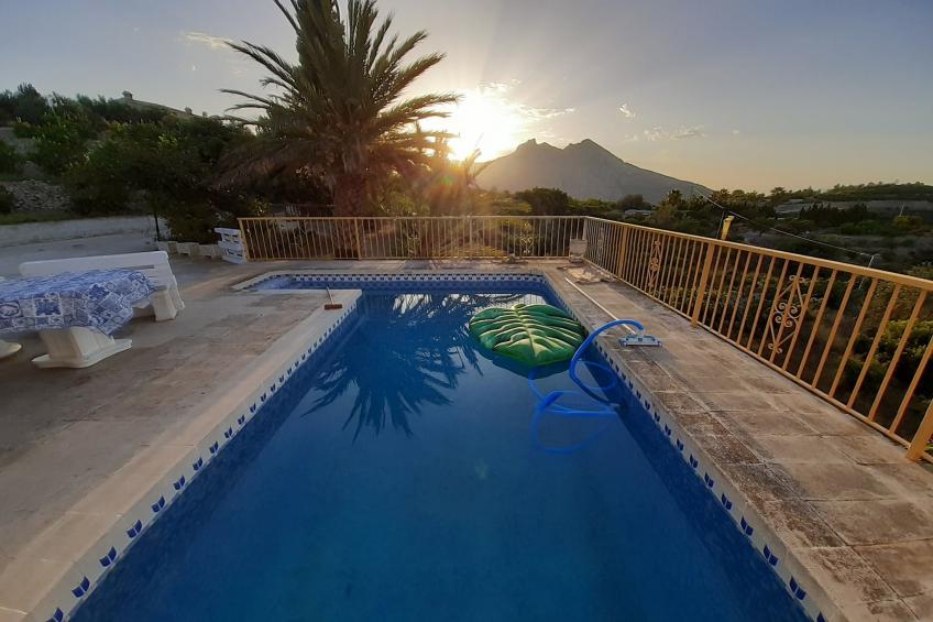Casa con piscina privada y magnificas vistas - foto 24