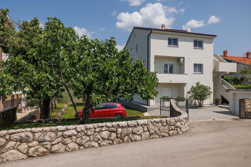 Apartment Karmen Šilo