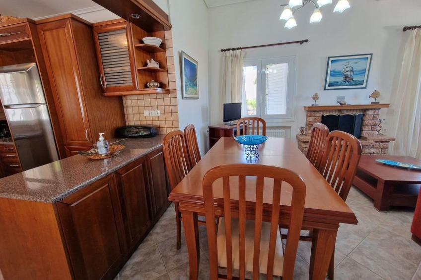 Vollständig umschlossene und großzügig angelegte dreistöckige Ferienvilla mit f - foto 15