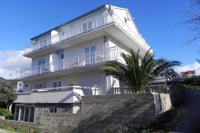 Apartments Trogrlić - Two-Bedroom Apartment with Balcony and Sea View - foto 6