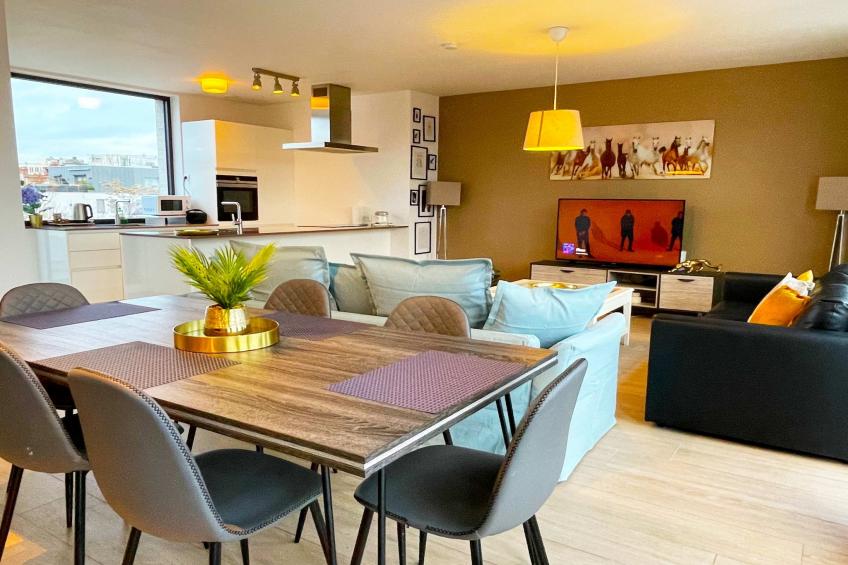 Modern 2BR Penthouse Near Diamond District by OneLuxStay - foto 15