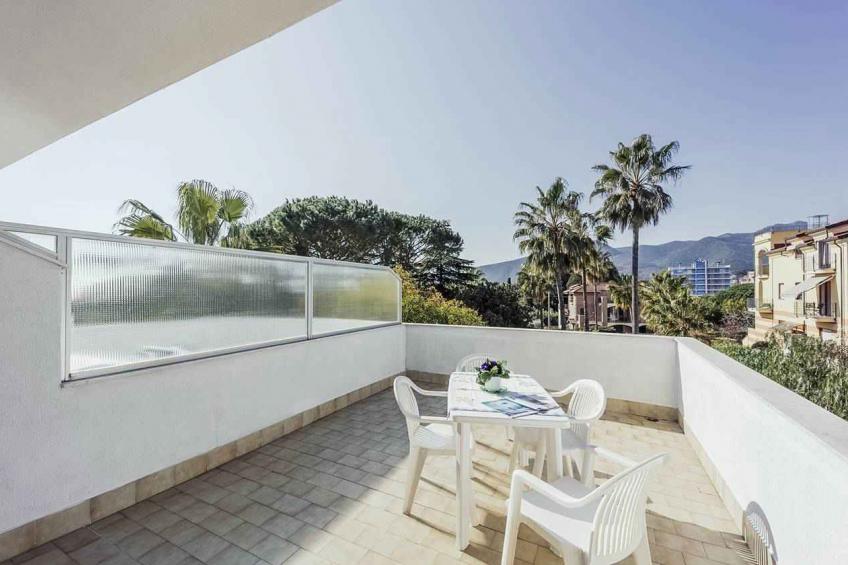 Vakantiewoning met internet, airconditioning, balkon en zwembad - VW-RF48P - foto 19