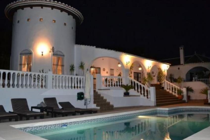 Villa mit Blick auf das Wasser - foto 26