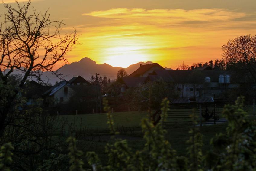 Vibrant and Charming Apartment with Balcony and Mountain View - Two Bedroom Apartment with Balcony and Mountain View - foto 18