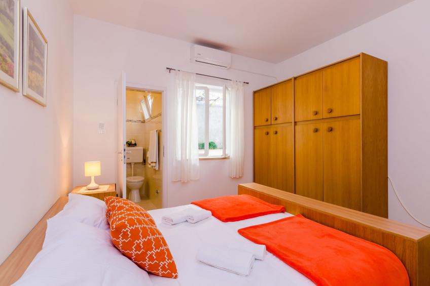 Rooms Batina- Standard Double Room-2 - foto 6