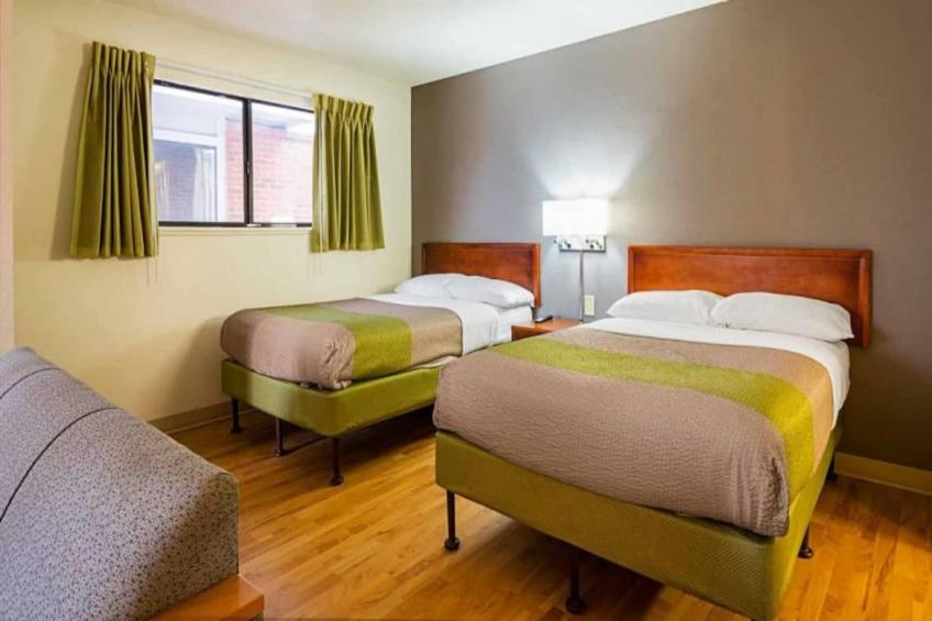 2 Queen Beds  Suite Smoking - foto 9