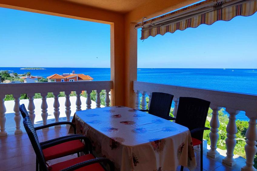 Holiday apartment with sea view 50 m from the beach - BF-NTXHC