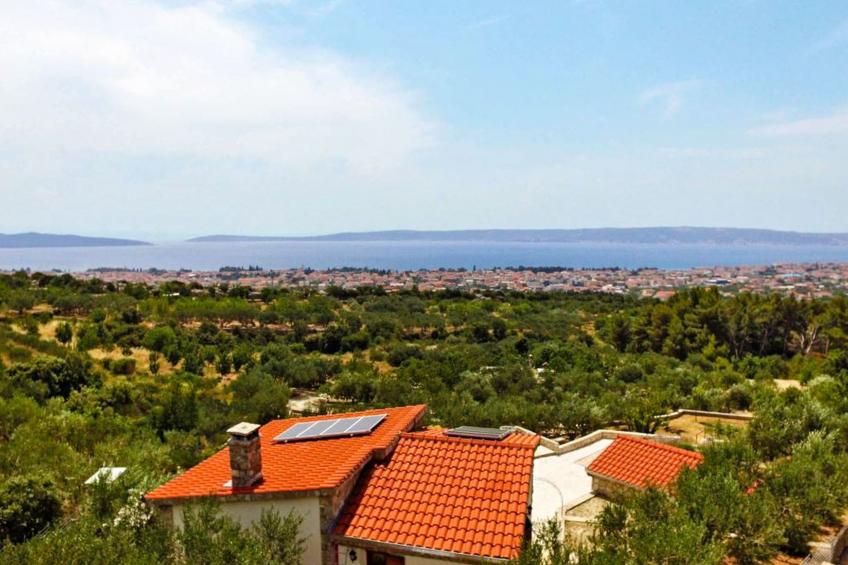 in Kaštel Lukšić mit großer Terrasse und Bergblick - foto 19