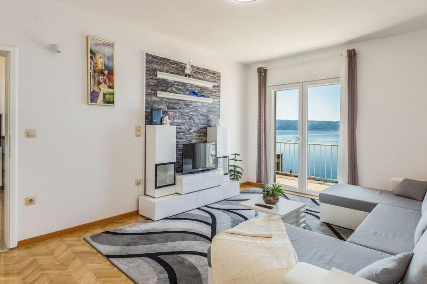 Große Wohnung in Omiš mit Möbliertem Balkon - foto 15