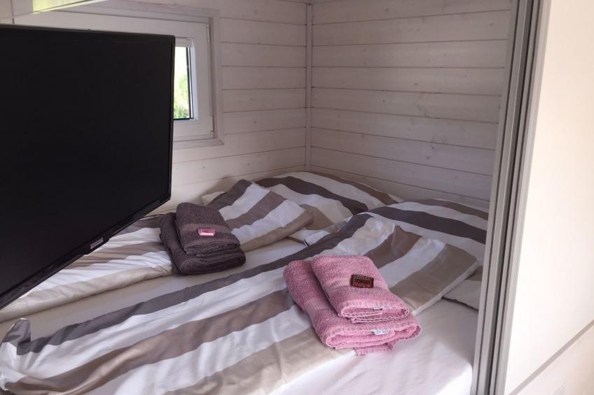 Hausboot KHT 1 Lacet mit Elektrokamin im Salon, 1 Schlafraum, Küche, Duschbad m - foto 4