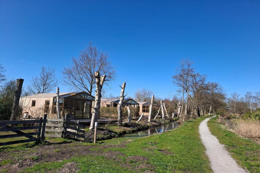 Groepsaccommodatie + 4 large greenhouses (36 personen) - foto 2