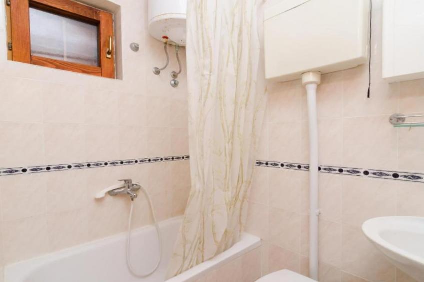 Guest House Sobra 38 - Double Room with Private Bathroom 2 - foto 23