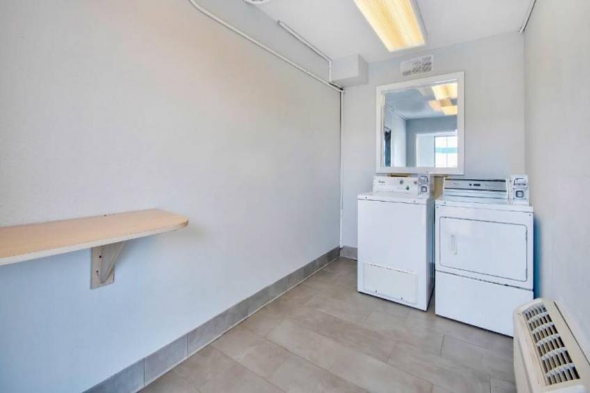 2 Full Beds  Non-Smoking Micfridge - foto 15