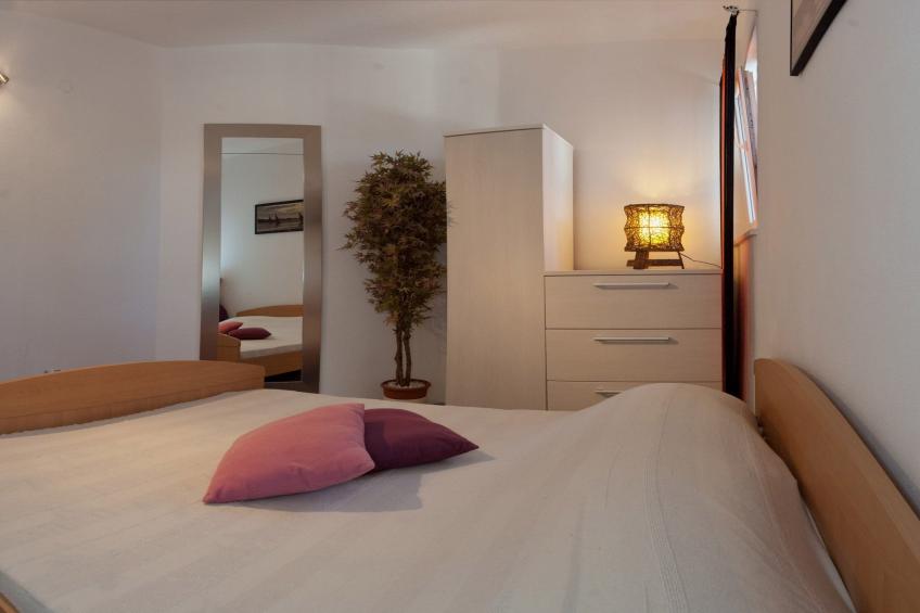 Wonderful Visinisce Apartments with Terrace and Sea Views - Standard Two Bedroom Apartment  (Owner 1) - foto 17