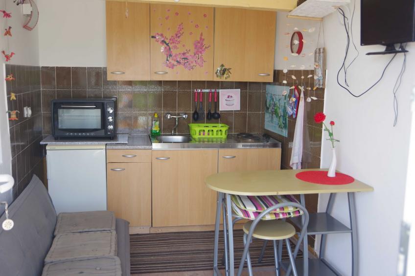 Serene Barbat Escape with Just Minutes from the Beach - One Bedroom Apartment with Balcony 3 - foto 2
