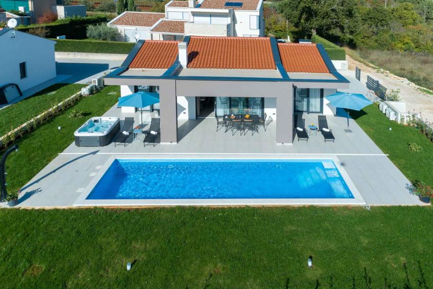 Villa mit Pool und Whirlpool - BF-Y4W8G - foto 12