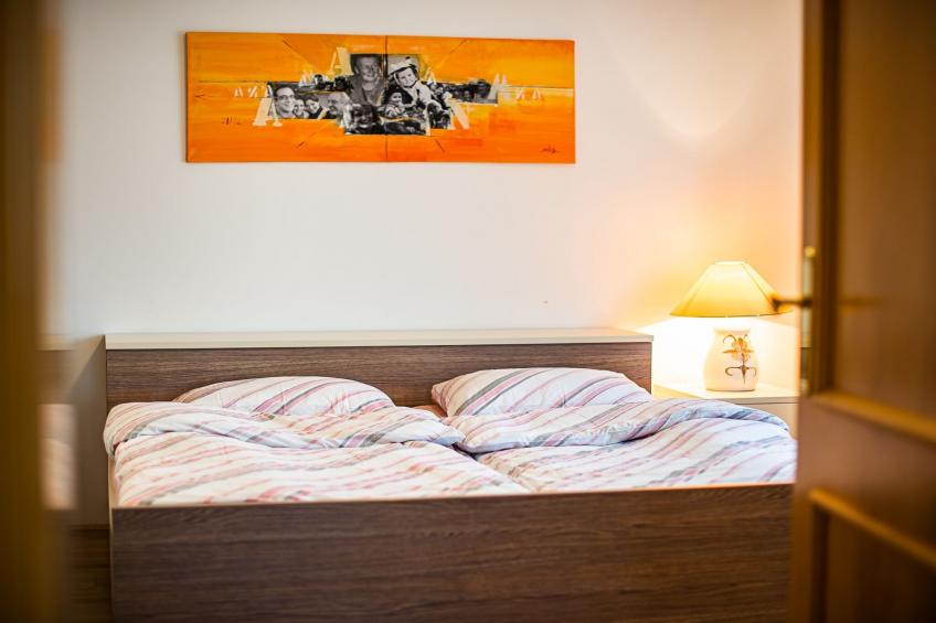 Relaxing Retreat with Hot Tub in Sevnica - Three Bedroom Apartment - foto 9