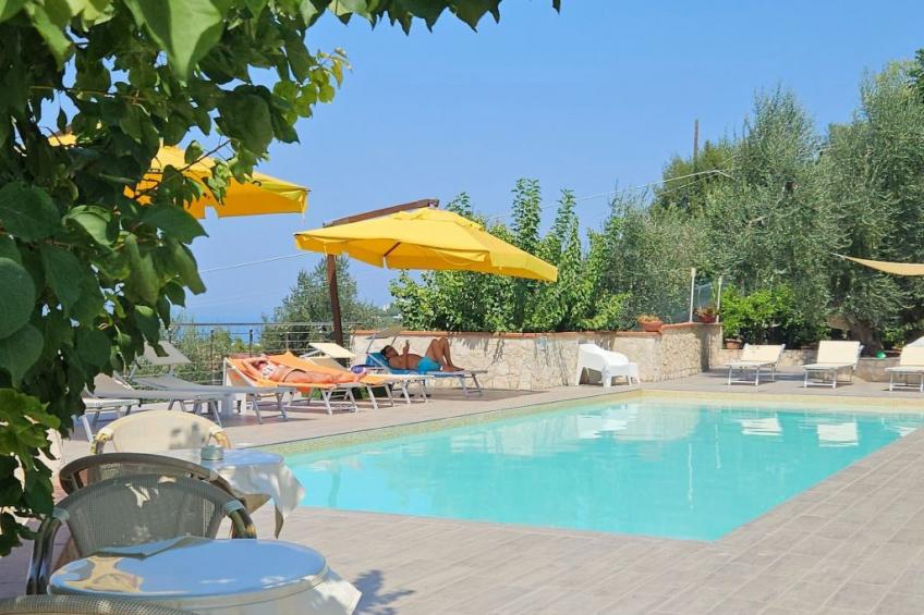 Zwei-Zimmer-Penthouse-Wohnung mit Terrasse mit Meerblick - foto 23