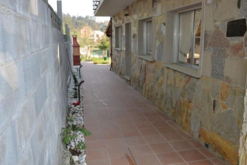 Sehr helle Villa in Strandnähe mit großem Garten und überdachter Terrasse - foto 11