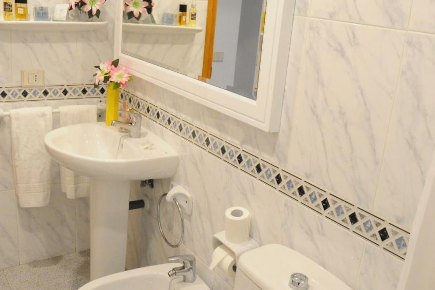 Helles Appartement im Erdgeschoss - foto 7