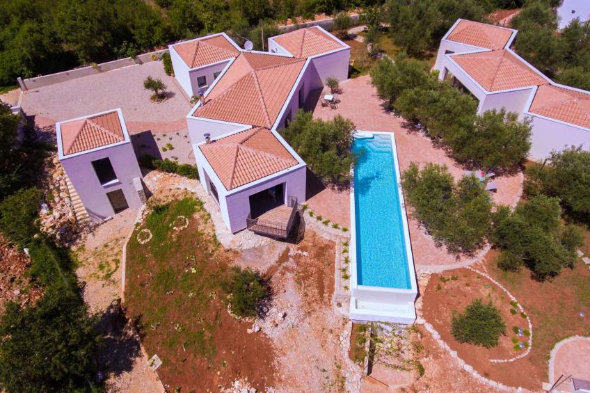 Villa villa unique avec piscine dans un environnement naturel authentique - BF-2K4Z2