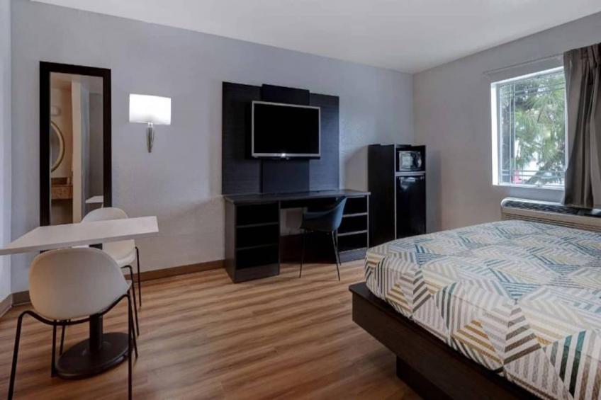 1 Queen Bed  Smoking - foto 5