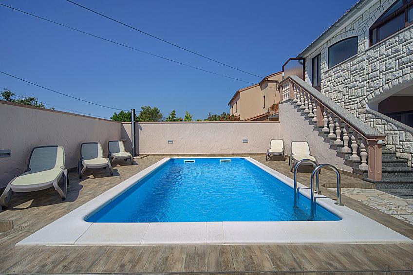 Villa mit Garten, Grill und Terrasse