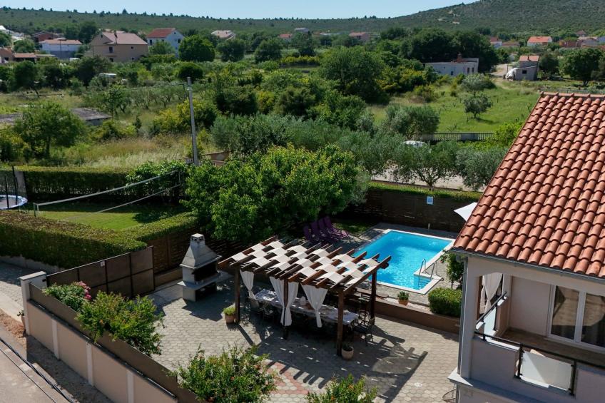 Charmantes Ferienhaus in Donje Rastane - foto 7