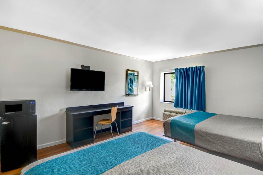 2 Full Beds  Non-smoking - foto 13