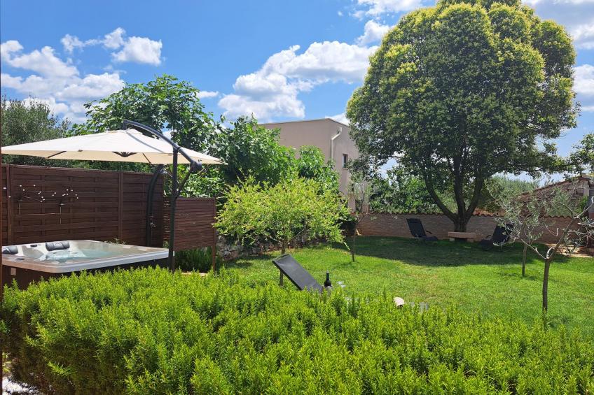 Haus Mirelia für zwei Personen mit Garten - foto 12