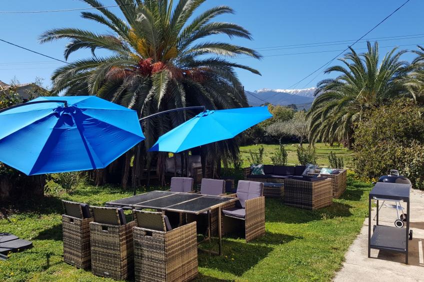 Palma Wohnung mit beheiztem Pool und privatem Garten, 1 Minute vom Meer entfern