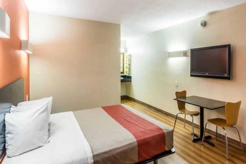 1 King Bed  Non-Smoking - foto 20