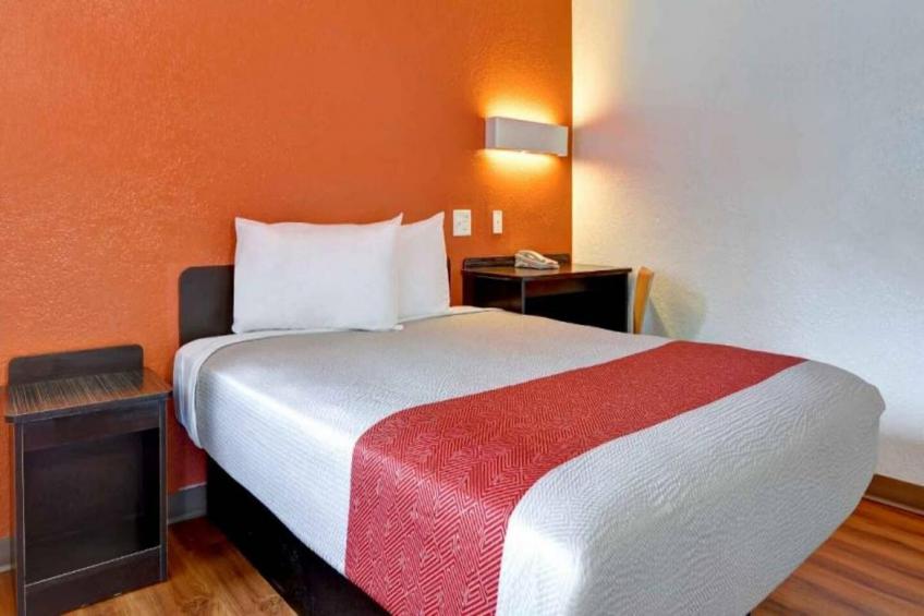 1 Queen Bed  Smoking - foto 6