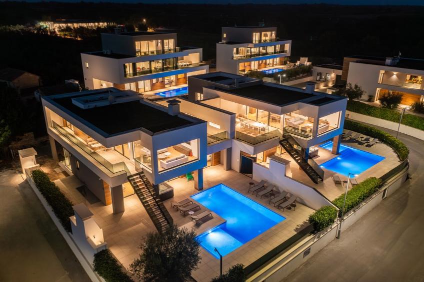 Villa mit Swimmingpool, Whirlpool und Sauna - BF-96KHV - foto 22
