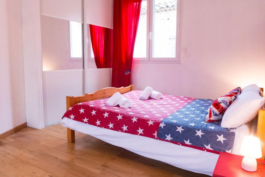 Schönes Haus in einem gemütlichen Dorf, durch das der Kanal verläuft - foto 18