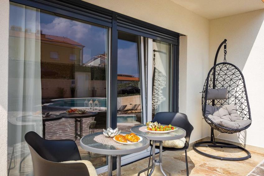Villa Nur Amela with Pool, Jacuzzi, Darts - foto 36