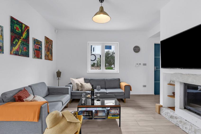 Alleinstehendes Ferienhaus mit Pool und drei Schlafzimmer - foto 26