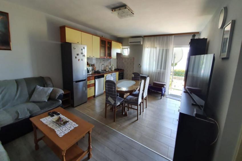 Spacious Apartment Steps from the Beach, with Private Terrace and Grill - Three Bedroom Apartment