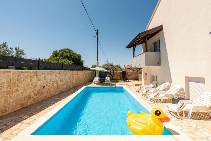 Villa Ariane with pool