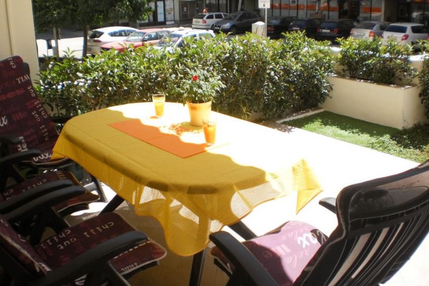 Moderne Ferienwohnung in Omiš mit Terrasse und Garten - foto 6