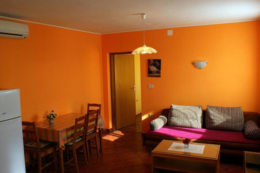 Charmantes Ferienhaus in Bartići mit Terrasse - foto 18