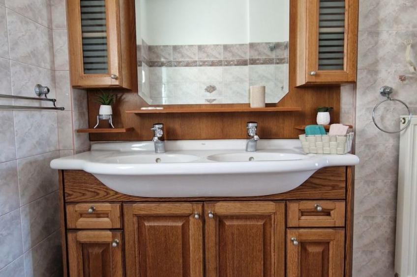 Vollständig umschlossene und großzügig angelegte dreistöckige Ferienvilla mit f - foto 26