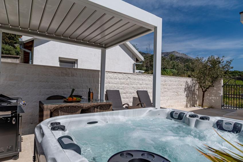 Suartini Viganj mit einem Jakuzzi - foto 9