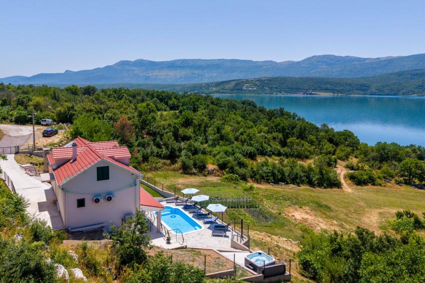 Escape on lake - foto 38