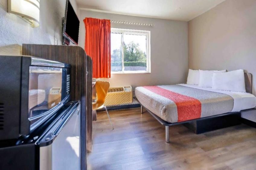 1 Queen Bed  Non-Smoking - foto 19