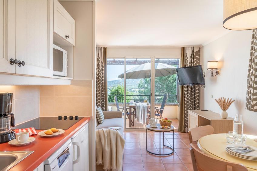 Pierre & Vacances Village Pont Royal en Provence Apartment 4 people - 1 bedroom - Balcony or terrace - Air-conditioned - Renovated - foto 10